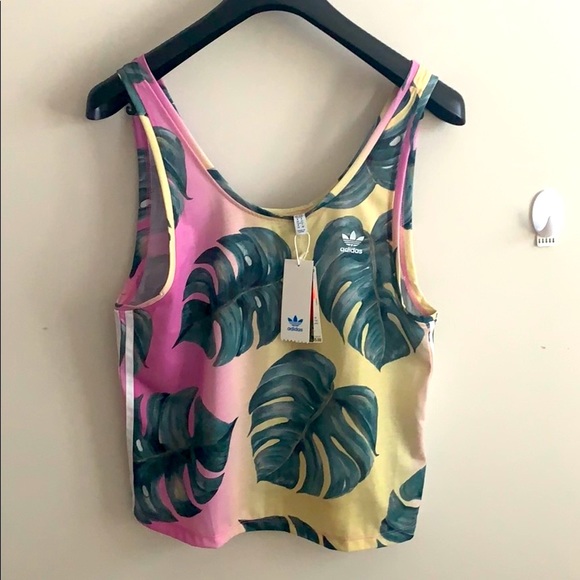 adidas Tops - Adidas tops 🌸🌸🌺❤️❤️❣️❣️🦋🦋❤️